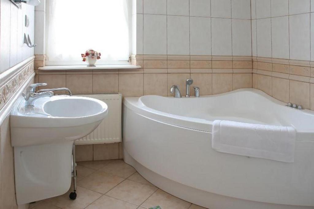 Hotel Baron Ciechanów Zimmer foto